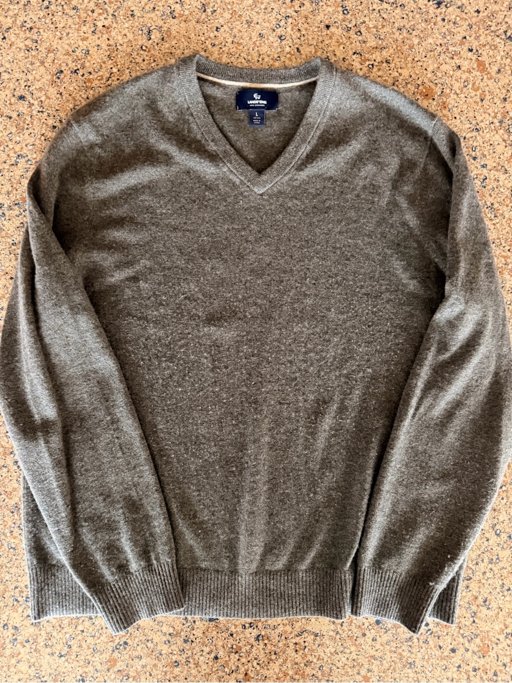 Lands' End Men's 100% cashmere V-Neck Sweater in grey
